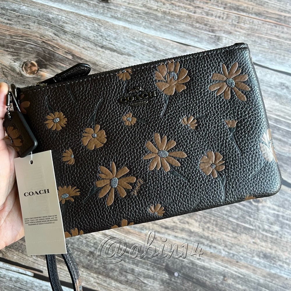 NWT Coach Floral Print Leather Wristlet